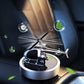 🚁 50% DE RÉDUCTION ⚡ Désodorisant hélicoptère solaire en métal – Rotation solaire & déco de voiture stylée – Diffuseur de fraîcheur, parfait pour tableau de bord ou bureau – écologique et amusant 🌿