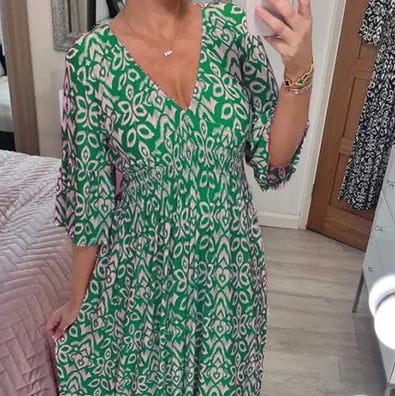 👗 50% DE RÉDUCTION 🔥 Robe longue imprimée col V ceinturée – Tissu fluide & léger – Parfaite pour l’été, la plage ou les soirées bohèmes 🌸🌴✨