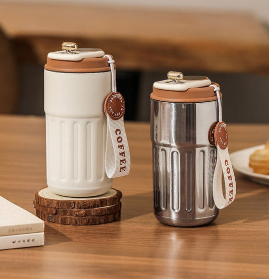 ☕ 50% DE RÉDUCTION! 🚗 Tasse à Café avec Affichage LED – Acier inoxydable 316, 450 ml & double paroi – Couvercle étanche pour emporter ✨
