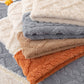 🛋️ 60% de réduction! 🧵 Housse de Canapé en Polaire Antidérapante – Confort Douillet, Lavable & Protection Parfaite 🏠