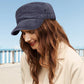 🧢 50% DE RÉDUCTION ⏰ Casquette plate à visière – Tendance, respirante & effet usé – Look streetwear, légère & réglable – parfaite pour les journées ensoleillées ou les tenues décontractées ☀️