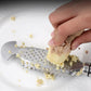 🔪 ACHETEZ 1 - RECEVEZ 1 GRATUIT ! ✨ Écailleur de Poisson en Acier Inoxydable - Design Ergonomique pour un Nettoyage Rapide et Sans Bave 🐟🏠
