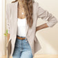 🧥 50% DE RÉDUCTION 💥 Veste élégante col revers bouton – Tissu doux & coupe structurée – Polyvalente, parfaite pour le bureau ou les occasions spéciales – intemporelle et soignée ✨🌸