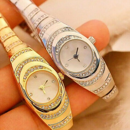 ⌚ 50% DE RÉDUCTION 💎 Montre à bracelet en strass pour femmes – Cadran étincelant & maillon réglable – Élégante au quotidien ou pour les occasions spéciales – bijou de poignet pratique et raffiné ✨
