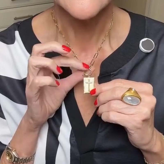 ✝️ ACHETEZ 1 - RECEVEZ 1 GRATUIT ! ✨ Collier Croix avec Chaîne en Forme de Trombones - Bijou Élégant pour un Style Subtilement Chrétien 📿✨