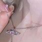 🕊️ 50% DE RÉDUCTION 🌸 Collier ailes d’ange roses – Délicat, doré & symbolique – Parfait pour un look romantique ou en cadeau – léger, élégant et lumineux ✨💖🕊️