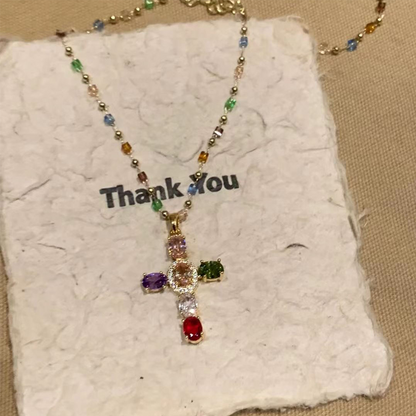 ✝️ ACHETEZ 2, OFFERT 1 ! ✨ Collier avec Pendentif en Croix en Strass Colorés – Éclat Brillant, Design Délicat & Cadeau Parfait 💖
