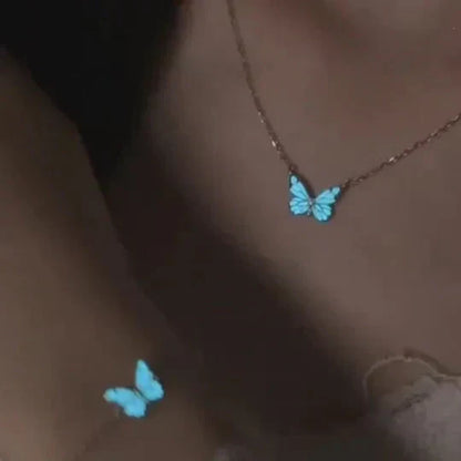 🦋 50% DE RÉDUCTION ! ✨ Pendentif Papillon Lumineux Rechargeable 2026 – Douce Lumière, Collier & Bracelet Inclus & Parfait Cadeau Romantique 🌸