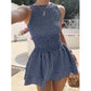 👗 50% DE RÉDUCTION 💃 Robe mini sans manches à carreaux vichy & smocks – Extensible & confortable – Parfaite pour les vacances, la plage ou les journées chaudes – style rétro et facile à porter ✨🌞