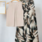 👗 50% DE RÉDUCTION 🌞 Ensemble chemisier français & pantalon ample – Col rond élégant & plis fluides – Look chic et intemporel – parfait pour le printemps, l’été ou le bureau – léger et confortable 💐✨