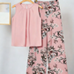 👗 50% DE RÉDUCTION 🌞 Ensemble chemisier français & pantalon ample – Col rond élégant & plis fluides – Look chic et intemporel – parfait pour le printemps, l’été ou le bureau – léger et confortable 💐✨