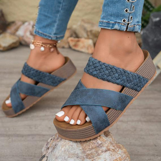 💐 50% DE RÉDUCTION! 👡 Sandales Compensées à Lanières Entrecroisées – Cuir souple, semelle antidérapante & confortable – Parfaites pour l’été & les journées actives ✨🌿