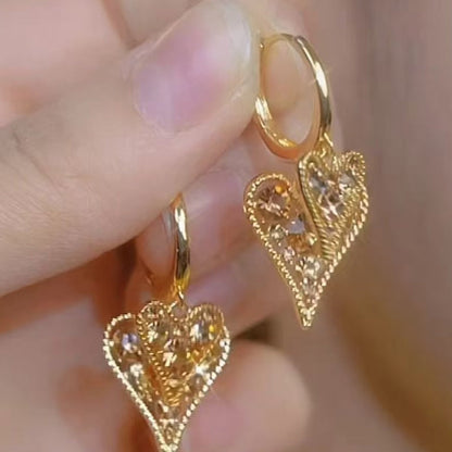 💎 ACHETEZ 2, OBTENEZ 1 GRATUIT! 🔥 Boucles d'Oreilles Créoles Élégantes en Forme de Cœur Scintillant – Étincelantes, Légères & Parfaites Pour Un Look Romantique Au Quotidien 💕