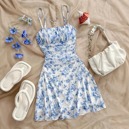 👗 50% DE RÉDUCTION 🌸 Robe fleurie dos nu – Bleu ciel ou rouge, tailles XS-XL – Tissu fluide, décolleté plongeant dans le dos – parfaite pour l’été, les vacances ou un rendez-vous romantique ☀️