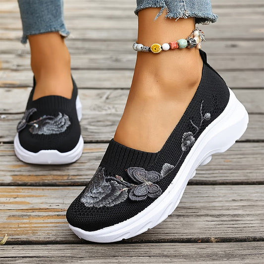 👟 50% DE RÉDUCTION 🌬️ Chaussures Slip-On Flyknit respirantes pour femmes – Tige ultra-légère & semelle intérieure mousse mémoire – Confort absolu, idéales pour la maison ou les sorties quotidiennes 💨
