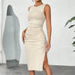 👗 50% DE RÉDUCTION 💋 Robe débardeur midi moulante froncée pour femme – Stretch gainant, décolleté plongeant & taille marquée – parfaite pour une soirée ou un rendez-vous 🔥