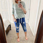 👖 50% DE RÉDUCTION ✨ Pantalon capri en jean déchiré – Style casual edgy & taille ajustable – Coupe courte, parfait pour l’été – look tendance avec baskets ou sandales 🌿