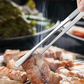 🍴 ACHETEZ 2, OBTENEZ 1 GRATUIT ! 🔥 Pince BBQ multifonction antidérapante – Acier inoxydable – Idéale pour grillades, fêtes ou cuisine quotidienne 🍖✨🎄