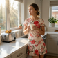 👗 60% DE RÉDUCTION 🌸 Robe élégante à imprimé floral & jupe à volants – Légère & romantique – Parfaite pour l’été, les garden-parties ou un look féminin au quotidien ✨