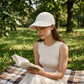 🧢 50% DE RÉDUCTION ☀️ Casquette solaire UPF 50+ queue de cheval – Bloque 99% UV & structure maintenue – Sangle élastique 54-60cm, boutons anti-vent – 3 coloris, pack économique ✨🌿