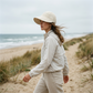 🧢 50% DE RÉDUCTION ☀️ Casquette solaire UPF 50+ queue de cheval – Bloque 99% UV & structure maintenue – Sangle élastique 54-60cm, boutons anti-vent – 3 coloris, pack économique ✨🌿