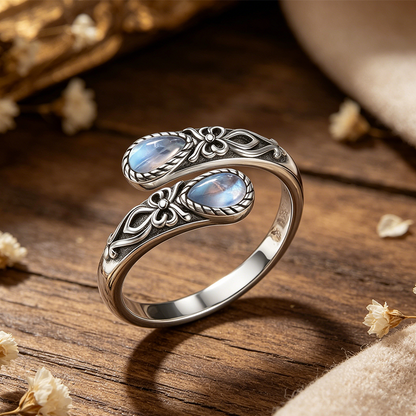 💍 ACHETEZ 2, OBTENEZ 1 GRATUIT ! ⏳ Bague vintage ajustable zircon goutte lumineuse – Éclat subtil & design raffiné – Parfaite pour le quotidien ou les occasions spéciales – confortable et intemporelle 💧✨