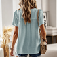 👚 60% DE RÉDUCTION 🌸 Blouse décontractée à col rond & manches courtes pour femme – Tissu doux & coupe fluide – Parfaite pour l’été, le bureau ou les journées décontractées – légère et facile à porter ✨☀️