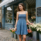👗 60% DE RÉDUCTION 🌸 Robe d’été en jean légère – Corsage smocké & jupe à volants – Douce, respirante & sans manches – parfaite pour les journées chaudes 🌿✨