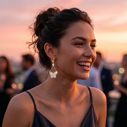 🦋 ACHETEZ 2, OBTENEZ 1 GRATUIT ! ✨ Boucles d'oreilles pendantes papillon scintillantes – Zircone cubique & plaqué or – Légères, élégantes – parfaites pour le quotidien ou les occasions spéciales 💎🌸