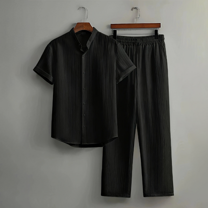 👔 50% DE RÉDUCTION 🔥 Ensemble homme 2 pièces texturé – Chemise & pantalon décontracté – Coupe coordonnée & respirante – parfait pour voyager ou un look soigné au quotidien ✨🧳🌿