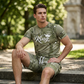 🎉 50% DE RÉDUCTION! 👕 Ensemble casual homme – T-shirt & short imprimé faux denim – Tendance, confortable & look jean sans contrainte – Idéal pour l’été ☀️