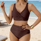 👙 50% DE RÉDUCTION ⏰ Bikini taille haute à plis sculptant – Col V élégant & gainant – Séchage rapide, parfait pour la plage ou la piscine – maintien et style ☀️🌊✨
