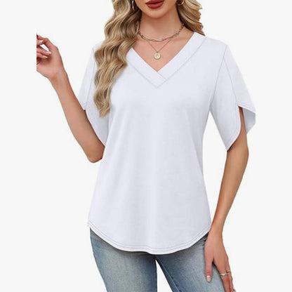 👗 50% DE RÉDUCTION! 🌿 Blouse fluide col V – Manches flutter, silhouette flatteuse & polyvalente – Parfaite du bureau au dîner 🕊️