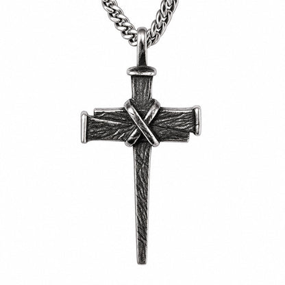 ⛓️ 50% DE RÉDUCTION! ✝️ Collier Pendentif Croix Clou Vintage – Design robuste, finition argentée & style intemporel – Parfait pour un look masculin et spirituel au quotidien 🖤