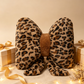 🐆 50% DE RÉDUCTION! 🎠 Coussin Léopard à Nœud – Fourrure synthétique, coton PP haute résilience & design ergonomique – Parfait pour canapé, lit ou décoration ✨